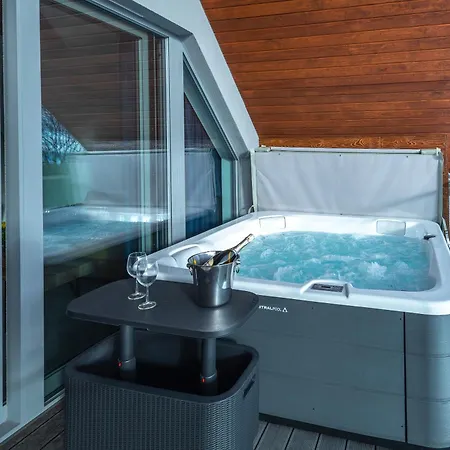 Apartament Aparts4u - Kras A302 Z Prywatnym Jacuzzi, Sauną I Widokiem Na Góry